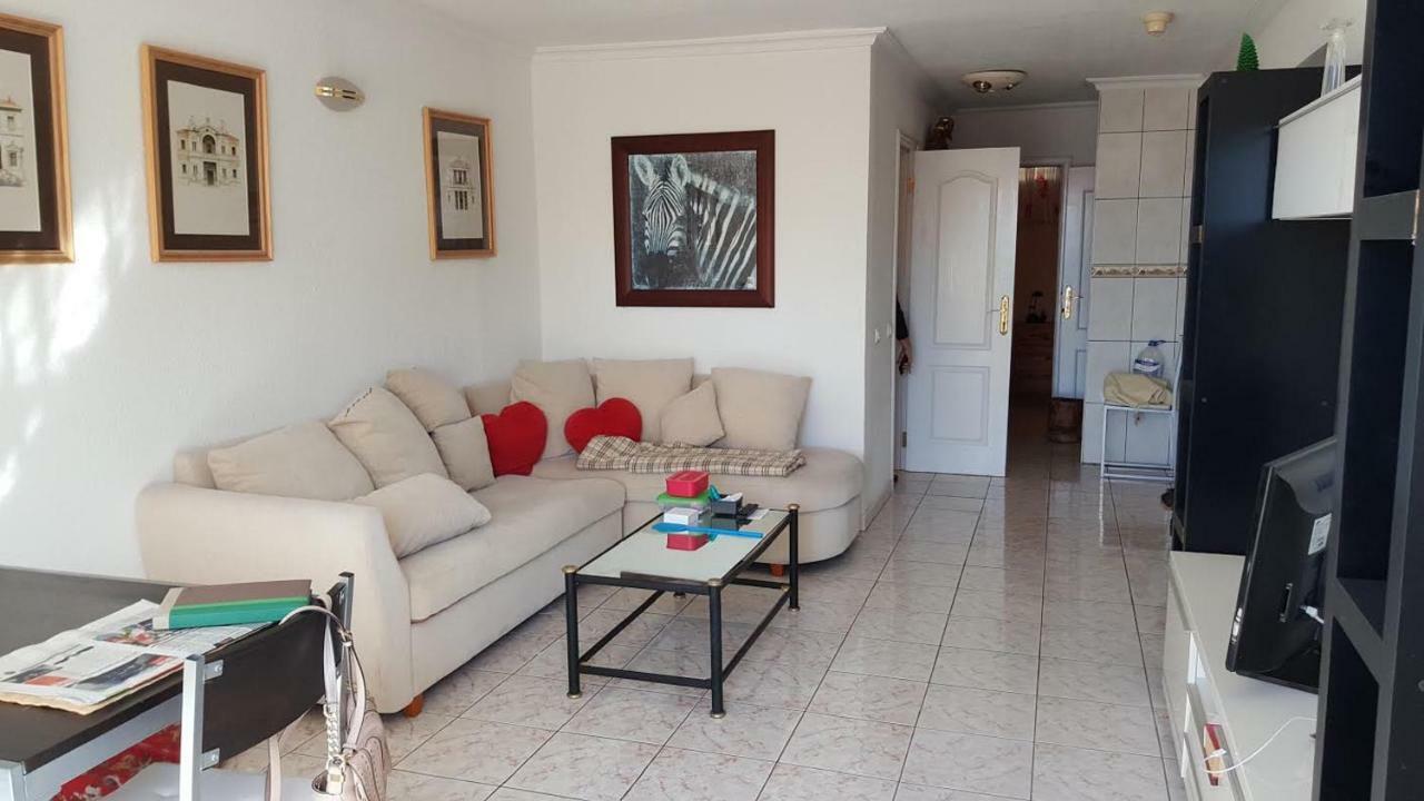 Sea Breeze In Playa De Las Americas With Parking Экстерьер фото